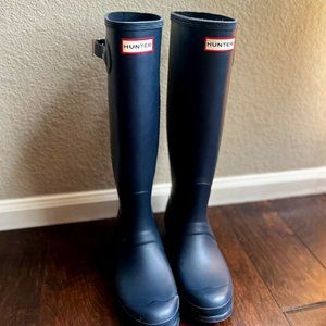 Gently Used Tall Navy Blue Hunter Boots!